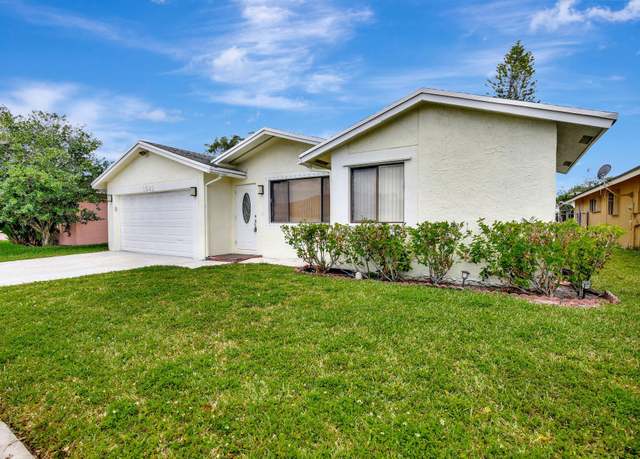 Property at 1541 SW 102nd Ter, Davie, FL 33324, 3 beds, 2.5 baths