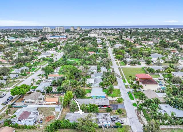 Property at 431 SW 1st Ave, Boynton Beach, FL 33435, 4 beds, 3 baths