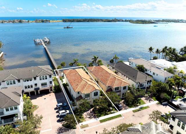 Property at 636 Windward Cir S, Boynton Beach, FL 33435, 5 beds, 6.5 baths