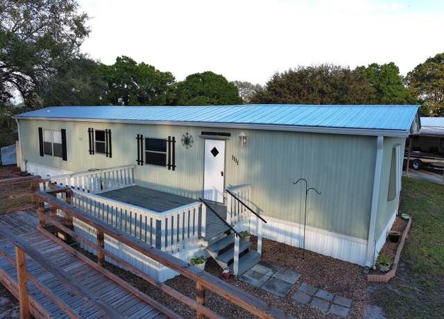 Property at 1111 10th St, Okeechobee, FL 34974, 2 beds, 2 baths