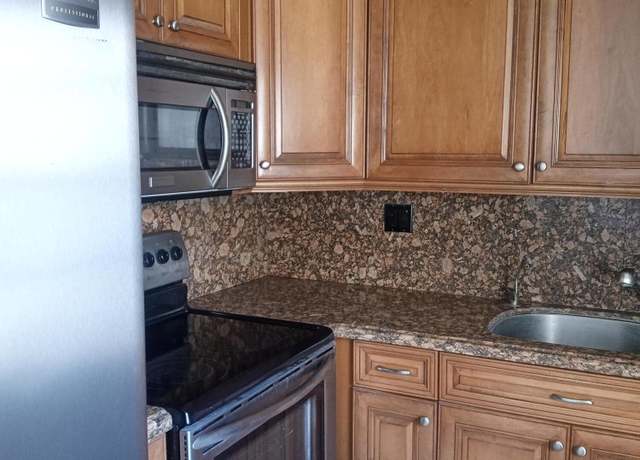 Property at 30 Flanders A, Delray Beach, FL 33484, 2 beds, 2 baths