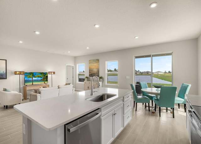Property at 4385 Lago Cir, Vero Beach, FL 32967, 3 beds, 2 baths