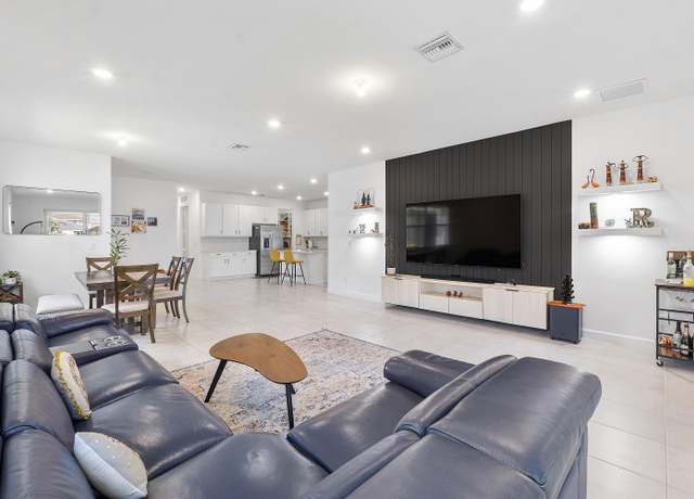 Property at 1325 Haywagon Trl E, Loxahatchee, FL 33470, 3 beds, 2 baths