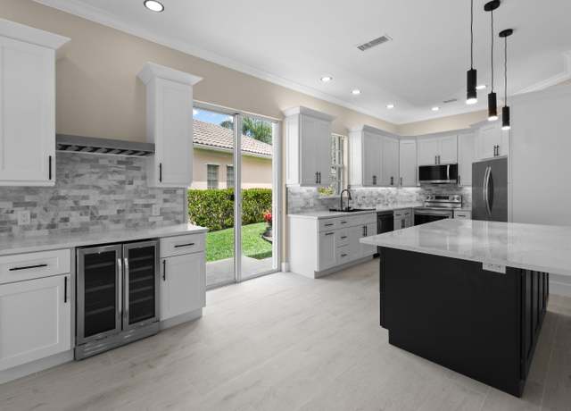 Property at 8774 SE Retreat Dr, Hobe Sound, FL 33455, 3 beds, 2.5 baths