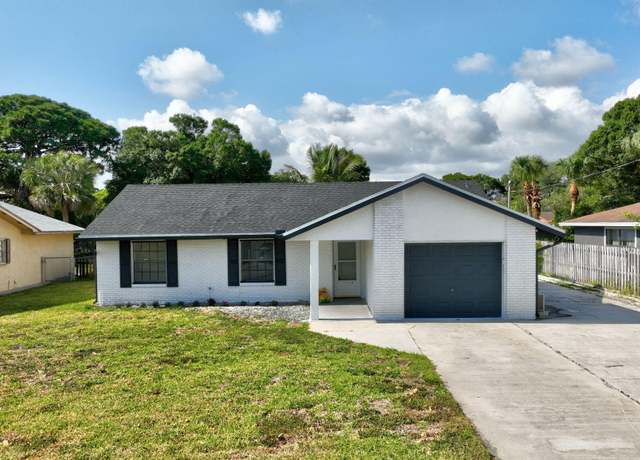 Property at 717 Holly Ave, Fort Pierce, FL 34982, 3 beds, 2 baths