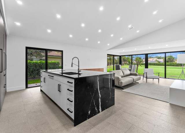 Property at 6878 Touchstone Cir, Palm Beach Gardens, FL 33418, 3 beds, 2 baths