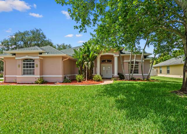 Property at 1611 SE Simmons St, Port Saint Lucie, FL 34952, 4 beds, 2.5 baths