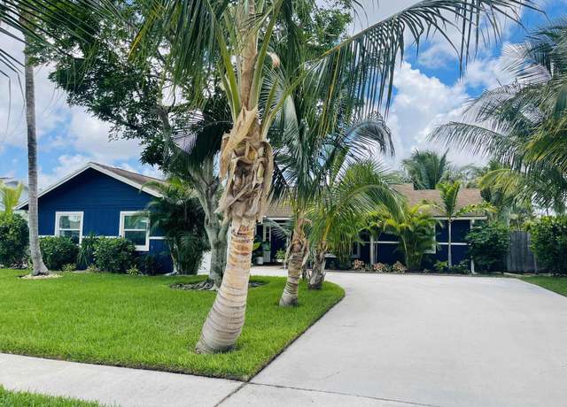 Property at 5357 Sandhurst Cir N, Lake Worth, FL 33463, 3 beds, 2 baths