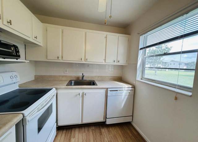 Property at 148 Coventry G, West Palm Beach, FL 33417, 2 beds, 1.5 baths