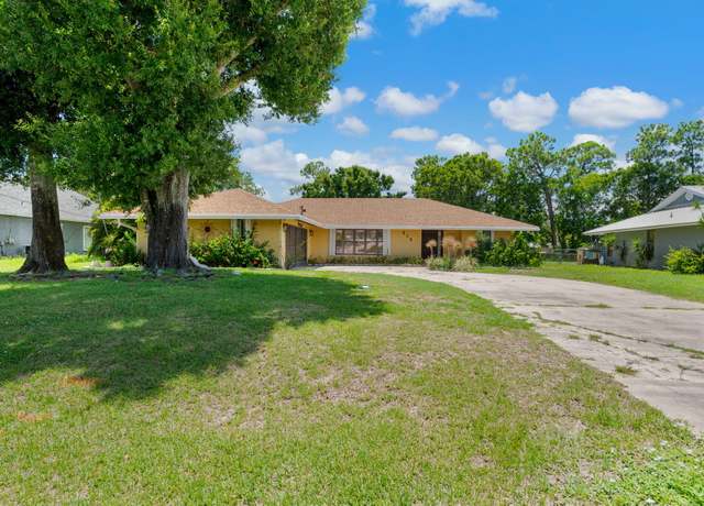 Property at 519 SE Calmoso Dr, Port Saint Lucie, FL 34983, 3 beds, 2 baths