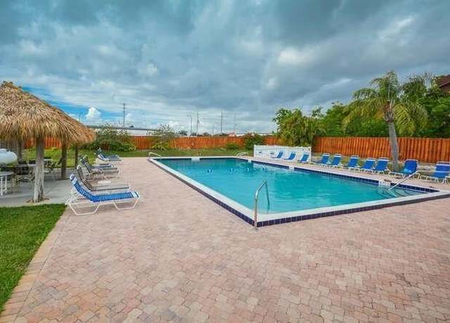 Property at 7914 SE Villa Cir, Hobe Sound, FL 33455, 2 beds, 2 baths