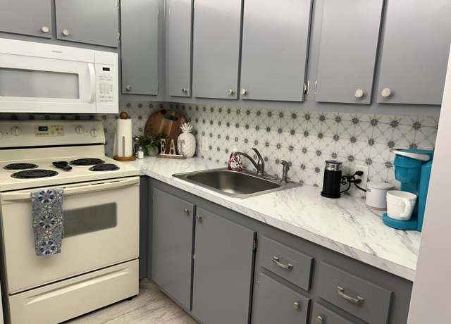 Property at 328 Dorset H Unit 328 H, Boca Raton, FL 33434, 1 bed, 1.5 baths