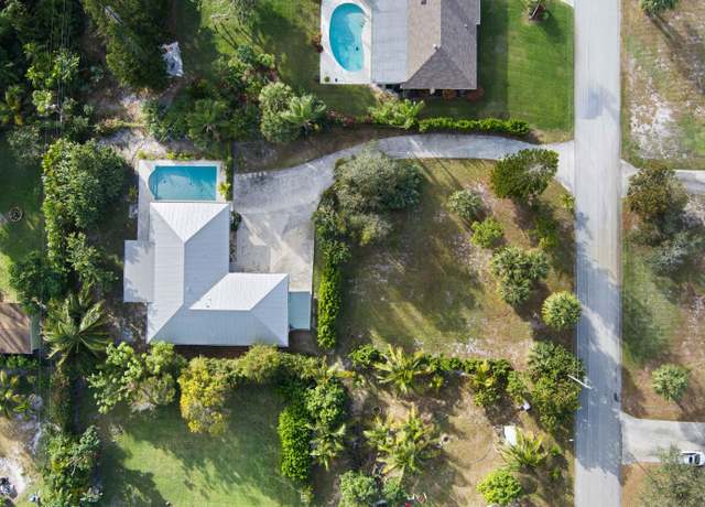Property at 9292 SE Duncan St, Hobe Sound, FL 33455, 3 beds, 2.5 baths