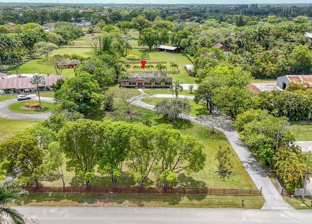 Property at 17610 SW 61 Ct, Southwest Ranches, FL 33331, 2 beds, 2.5 baths