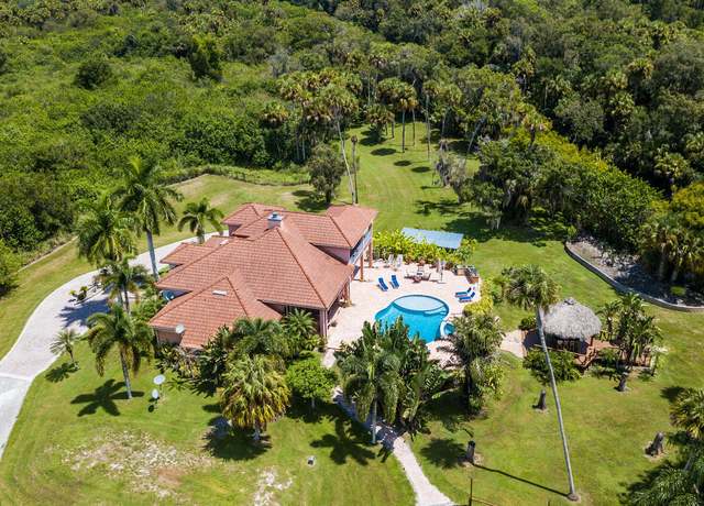 Property at 3646 S Jenkins Rd, Fort Pierce, FL 34981, 3 beds, 2.5 baths