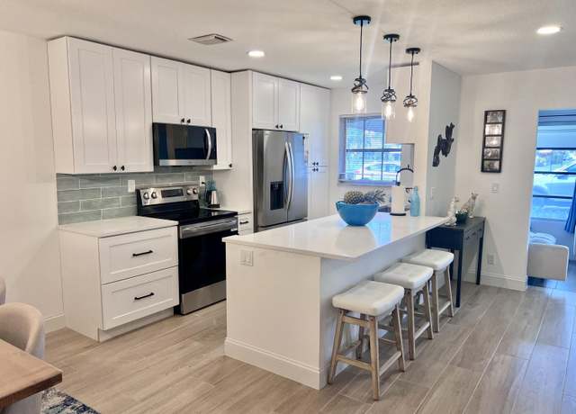 Property at 1130 Circle Ter W Unit B, Delray Beach, FL 33445, 1 bed, 1.5 baths