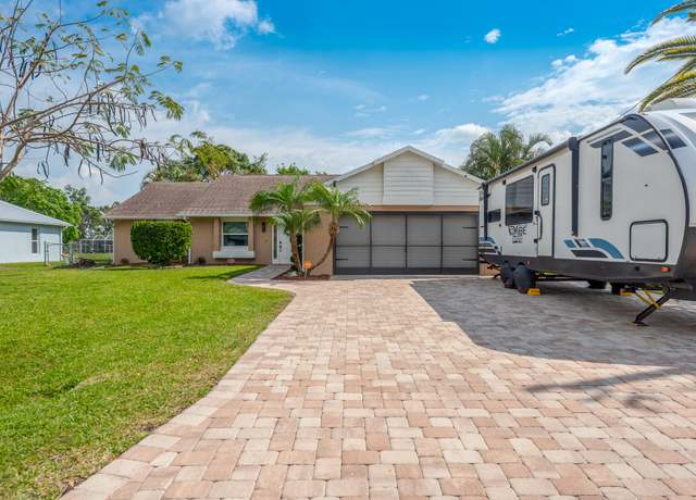 Property at 1833 SE Bowie St, Port Saint Lucie, FL 34952, 3 beds, 2 baths