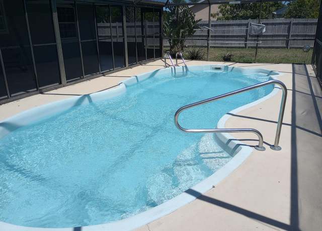Property at 2061 SE Mandrake Cir, Port Saint Lucie, FL 34952, 3 beds, 3 baths