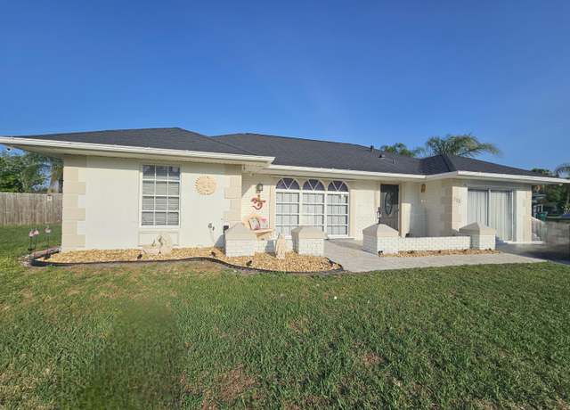 Property at 333 NE Surrey St, Port Saint Lucie, FL 34983, 3 beds, 2 baths