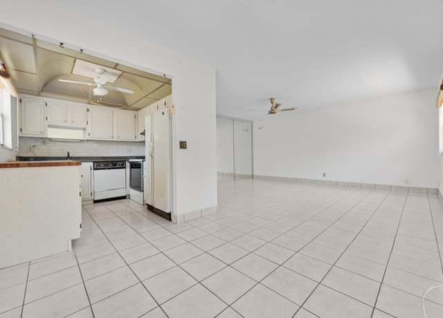 Property at 180 Saxony D, Delray Beach, FL 33446, 2 beds, 2 baths