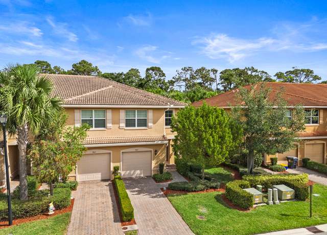 Property at 5865 Monterra Club Dr, Lake Worth, FL 33463, 3 beds, 2.5 baths