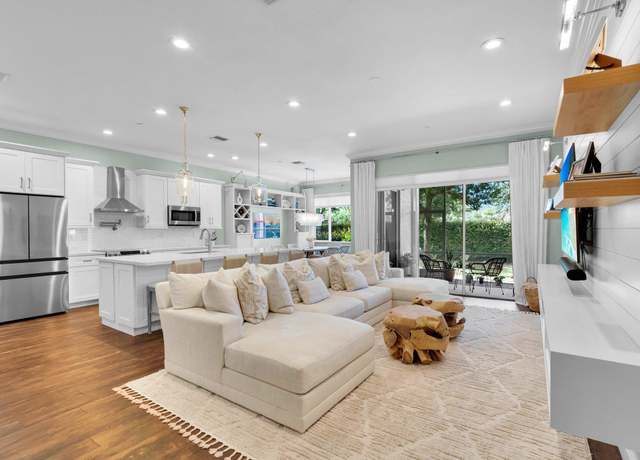 Property at 49 Lancaster Rd, Boynton Beach, FL 33426, 3 beds, 2.5 baths
