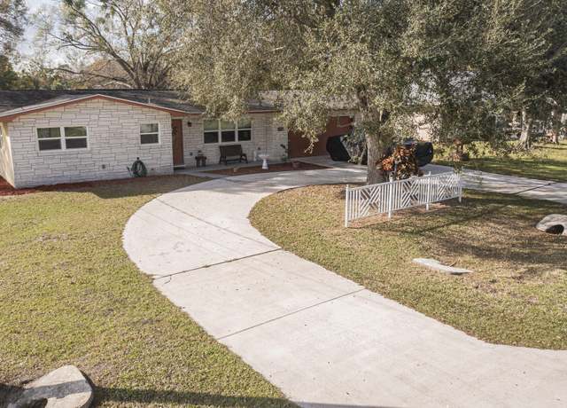 Property at 7903 Lakeland Blvd, Fort Pierce, FL 34951, 3 beds, 2 baths