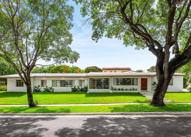 Property at 2330 Lake Ave, West Palm Beach, FL 33401, 4 beds, 3.5 baths