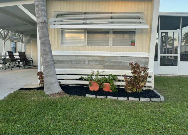 Property at 15 Grande Vista Way, Port Saint Lucie, FL 34952, 2 beds, 1 bath