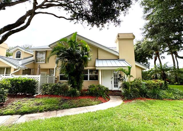 Property at 704 Bradford Ct, Boynton Beach, FL 33436, 3 beds, 2 baths