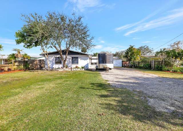 Property at 4580 Elm Ave, Fort Pierce, FL 34982, 3 beds, 2 baths