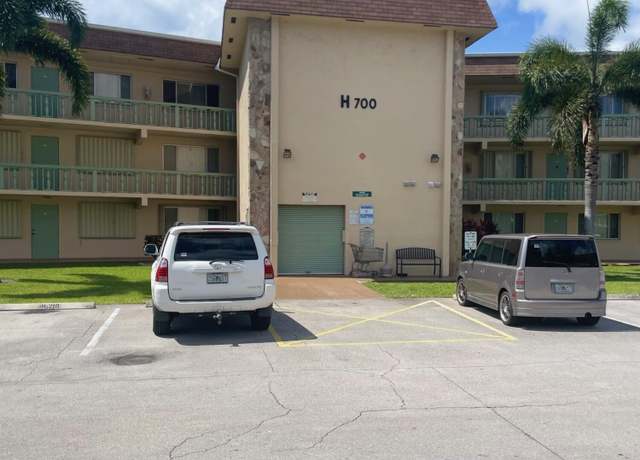 Property at 700 Village Green Ct #102, Palm Springs, FL 33461, 1 bed, 1.5 baths