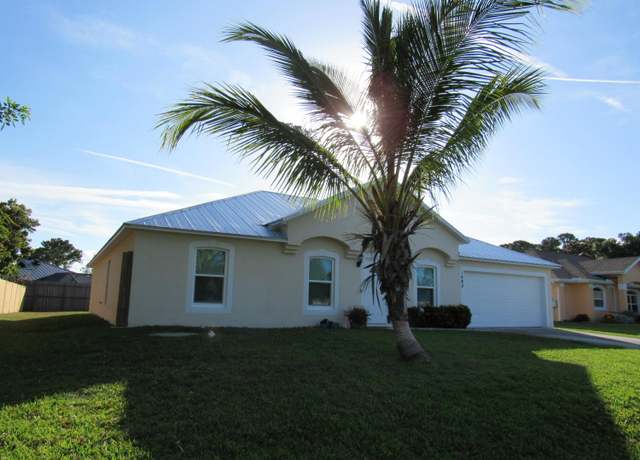 Property at 1482 SE Kirke Ln, Port Saint Lucie, FL 34983, 4 beds, 2 baths