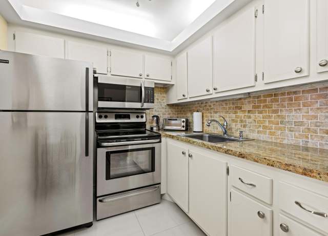 Property at 310 Farnham M #310, Deerfield Beach, FL 33442, 1 bed, 1.5 baths