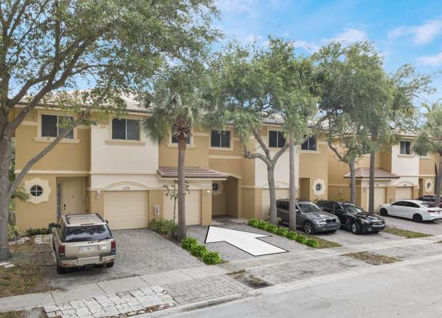 Property at 4325 Berkshire Wharf Dr, Lake Worth, FL 33461, 3 beds, 2.5 baths
