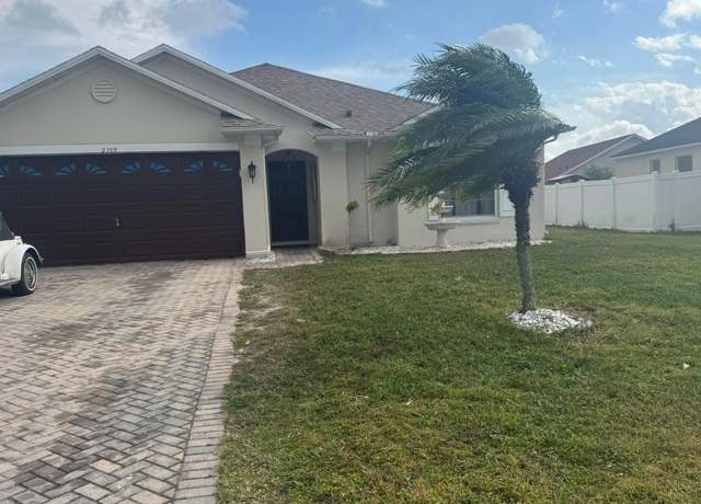 Property at 2705 Eagle Glen Cir, Kissimmee, FL 34746, 3 beds, 2 baths