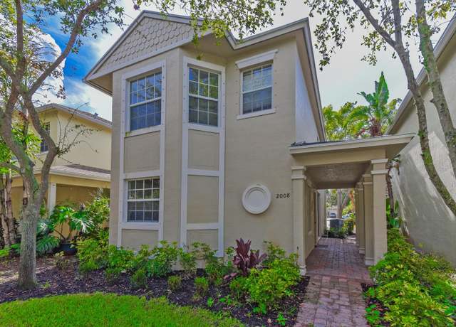 Property at 2008 SE Avon Park Dr, Port Saint Lucie, FL 34952, 3 beds, 2.5 baths