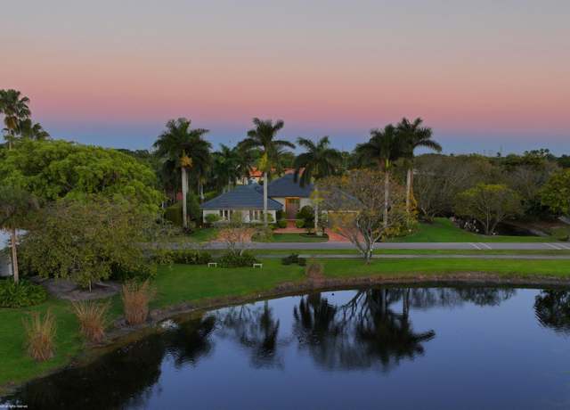 Property at 2440 Golf Brook Dr, Wellington, FL 33414, 4 beds, 5.5 baths