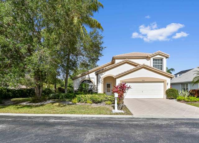 Property at 2501 Egret Lake Dr, West Palm Beach, FL 33413, 3 beds, 2.5 baths