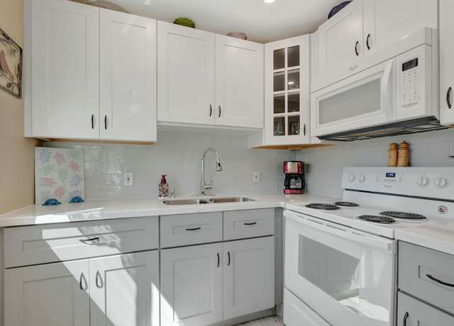 Property at 56 Oakridge E #56, Deerfield Beach, FL 33442, 2 beds, 1.5 baths