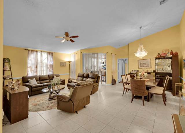 Property at 5379 Verona Dr Unit H, Boynton Beach, FL 33437, 3 beds, 2 baths