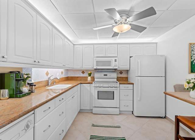 Property at 2615 NE 1st Ct #303, Boynton Beach, FL 33435, 2 beds, 2 baths