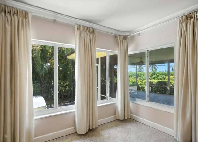 Property at 632 N Lakeside Dr, Lake Worth Beach, FL 33460, 2 beds, 2 baths