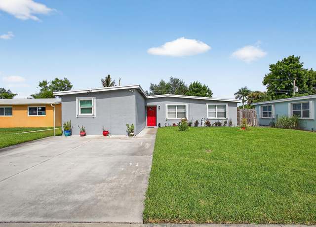 Property at 754 Hibiscus Dr, Royal Palm Beach, FL 33411, 3 beds, 2 baths