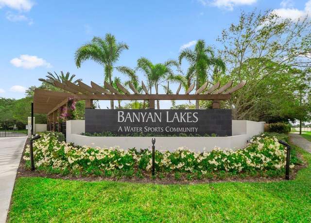 Property at 8862 Wendy Ln S, West Palm Beach, FL 33411, 5 beds, 4 baths