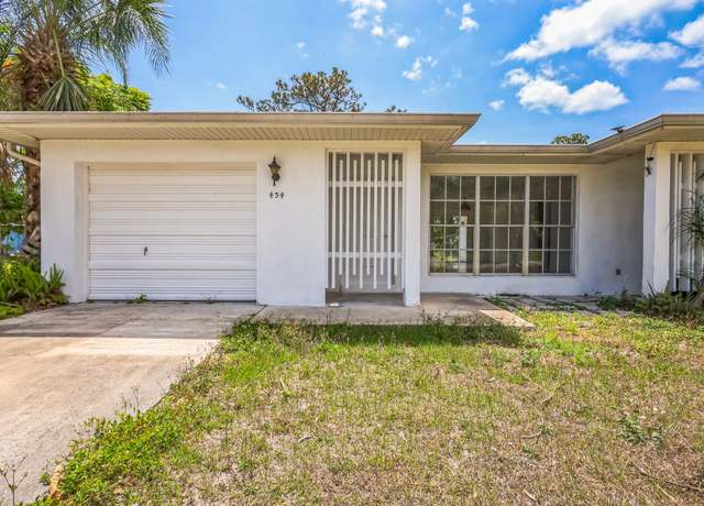 Property at 434 SE Tranquilla Ave, Port Saint Lucie, FL 34983, 2 beds, 2 baths