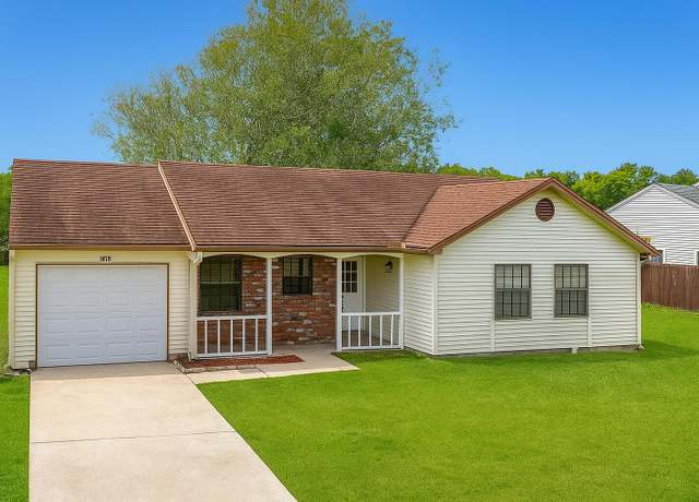 Property at 1978 SE West Dunbrooke Cir, Port Saint Lucie, FL 34952, 3 beds, 3 baths