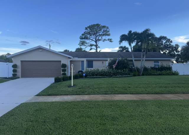 Property at 7240 Oakmont Dr, Greenacres, FL 33467, 3 beds, 2 baths