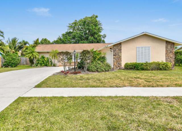 Property at 10 Chapel Ct, Tequesta, FL 33469, 3 beds, 2 baths