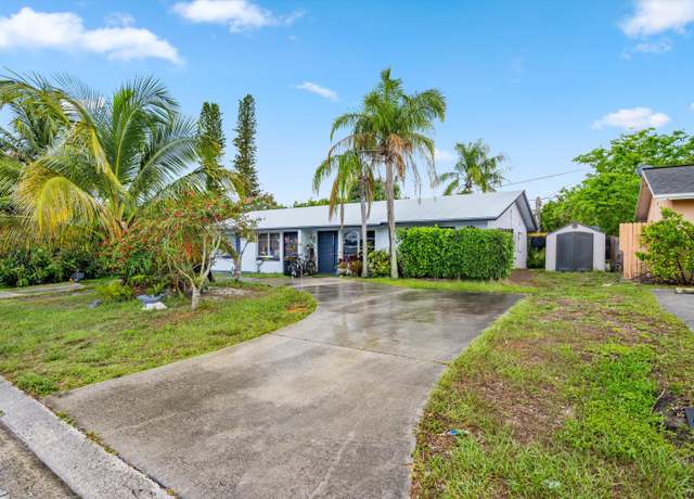Property at 9052 SE Parkway Dr, Hobe Sound, FL 33455, 4 beds, 4 baths